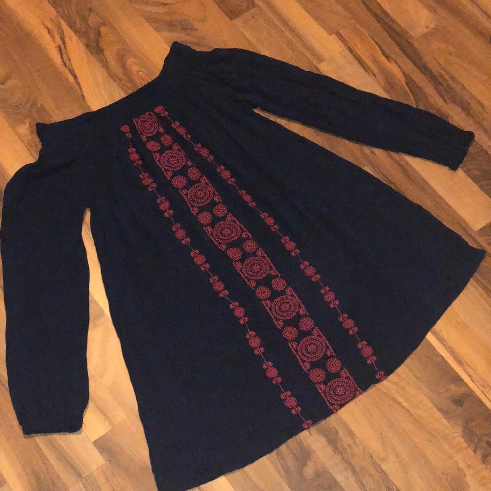 Off the shoulder dress (juniors)